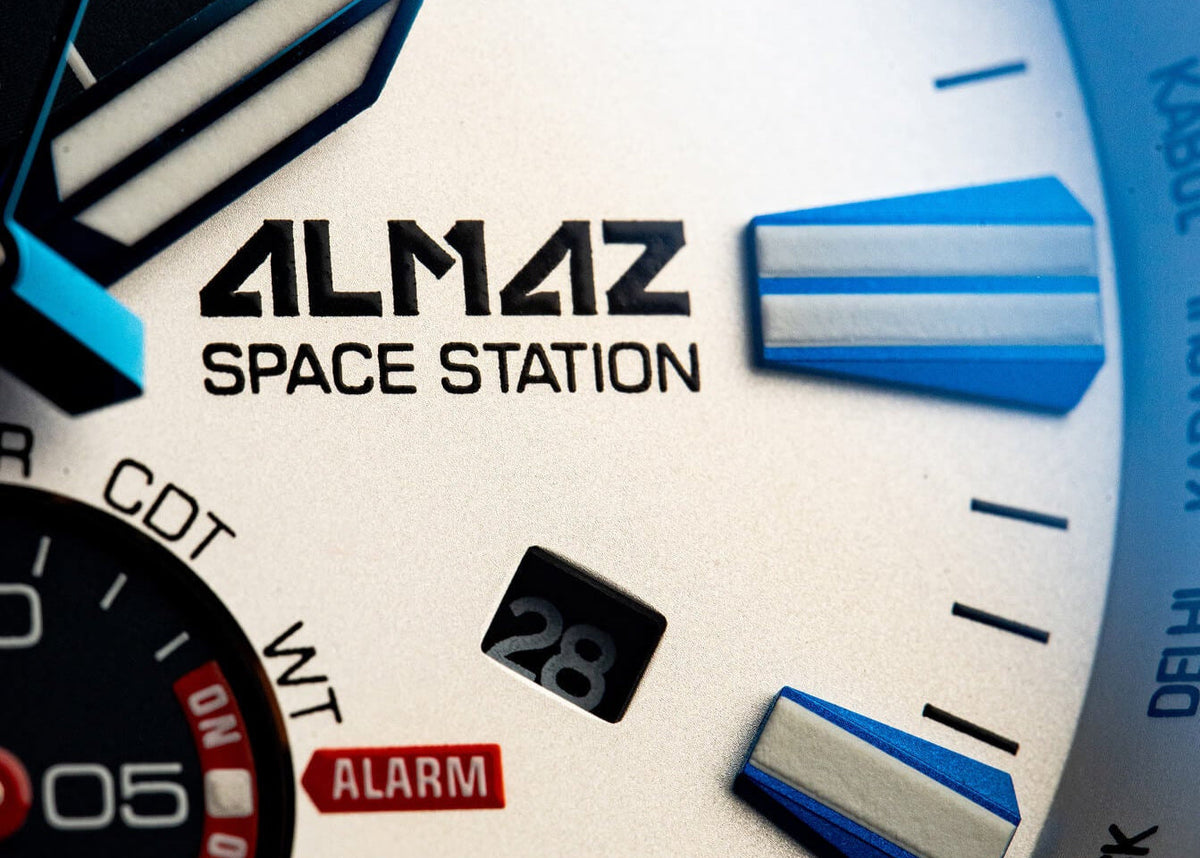 Almaz World Timer | YM8J-320D657